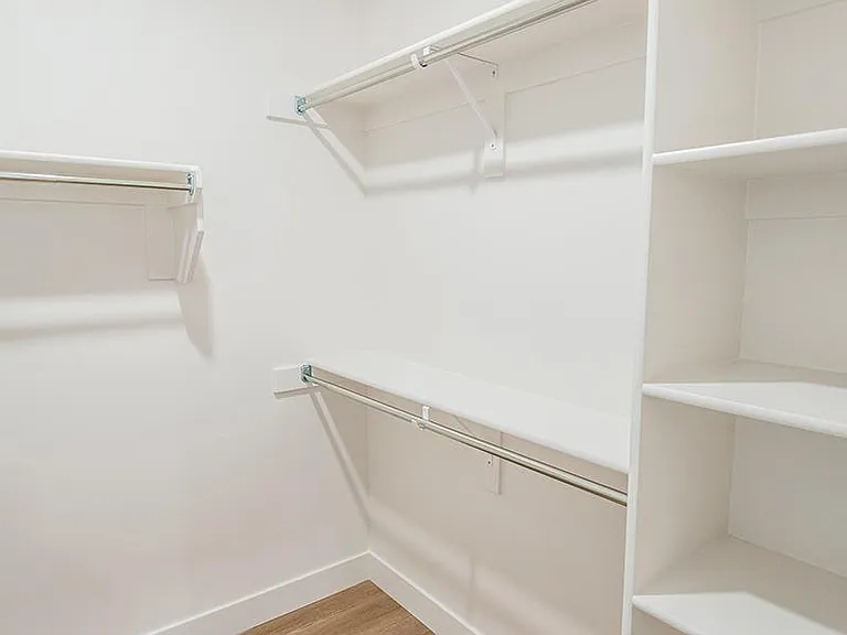 TRAIL HOLLOW APARTMENTS — Photo 15