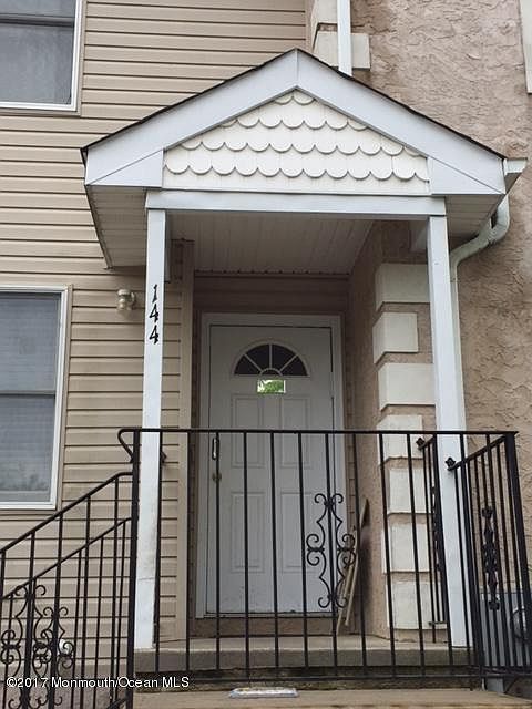 1st image of 144 Chateau Dr