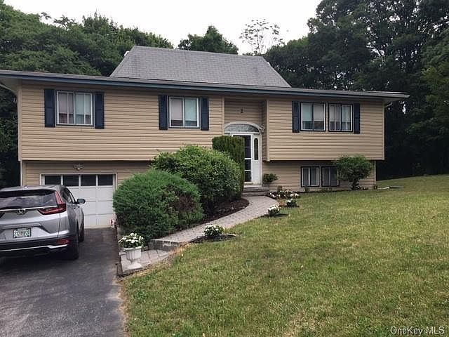 1st image of 2 Wedgewood Dr