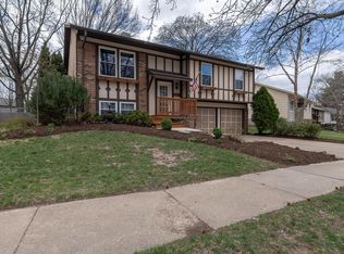 11932 Sarthe Dr, Maryland Heights, MO 63043