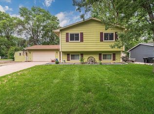 10440 Hummingbird St NW, Coon Rapids, MN 55433