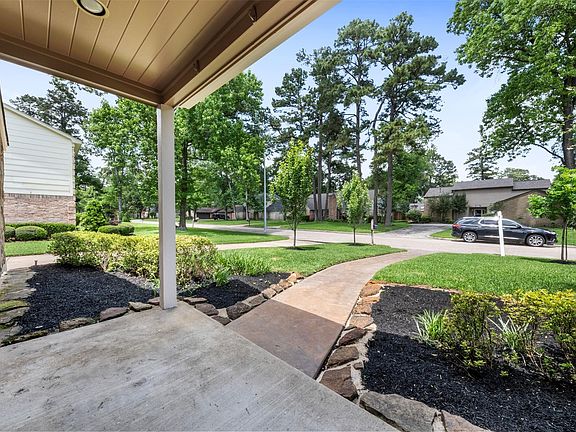 4th image of 2214 Lakeville Dr