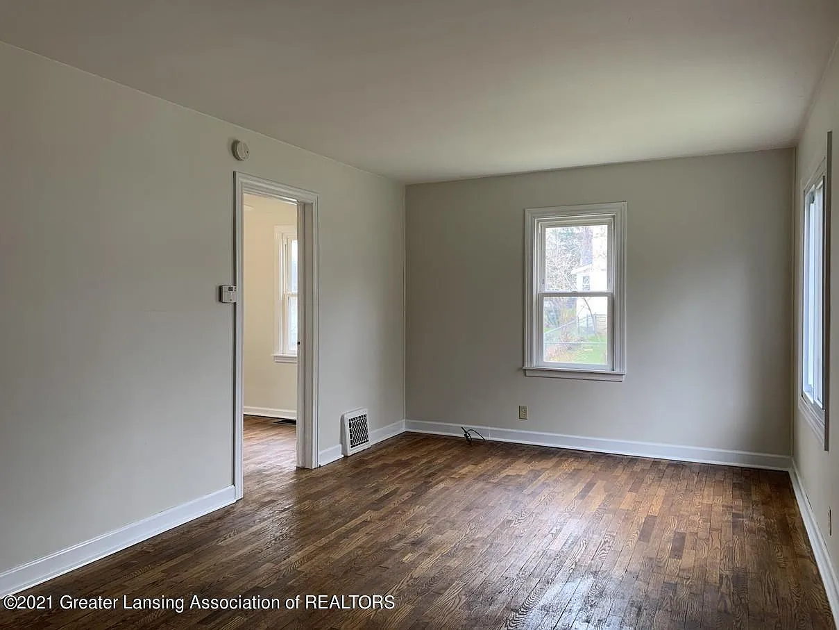 1200 Bensch St photo 1