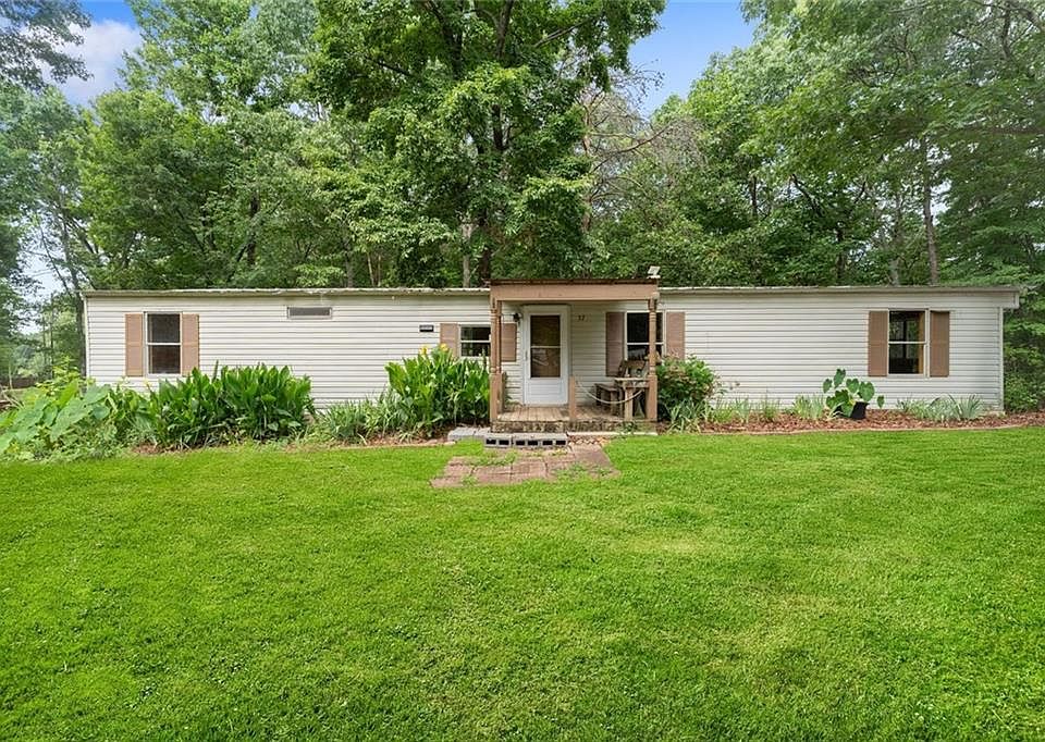 1st image of 37 Adrianne Ln