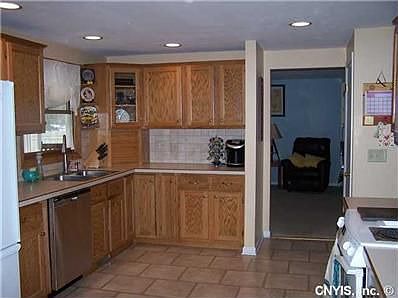 4th image of 206 Peterson Dr