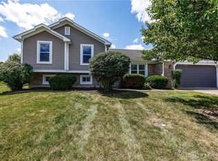 1860 Ravine View Ct, Centerville, OH 45459
