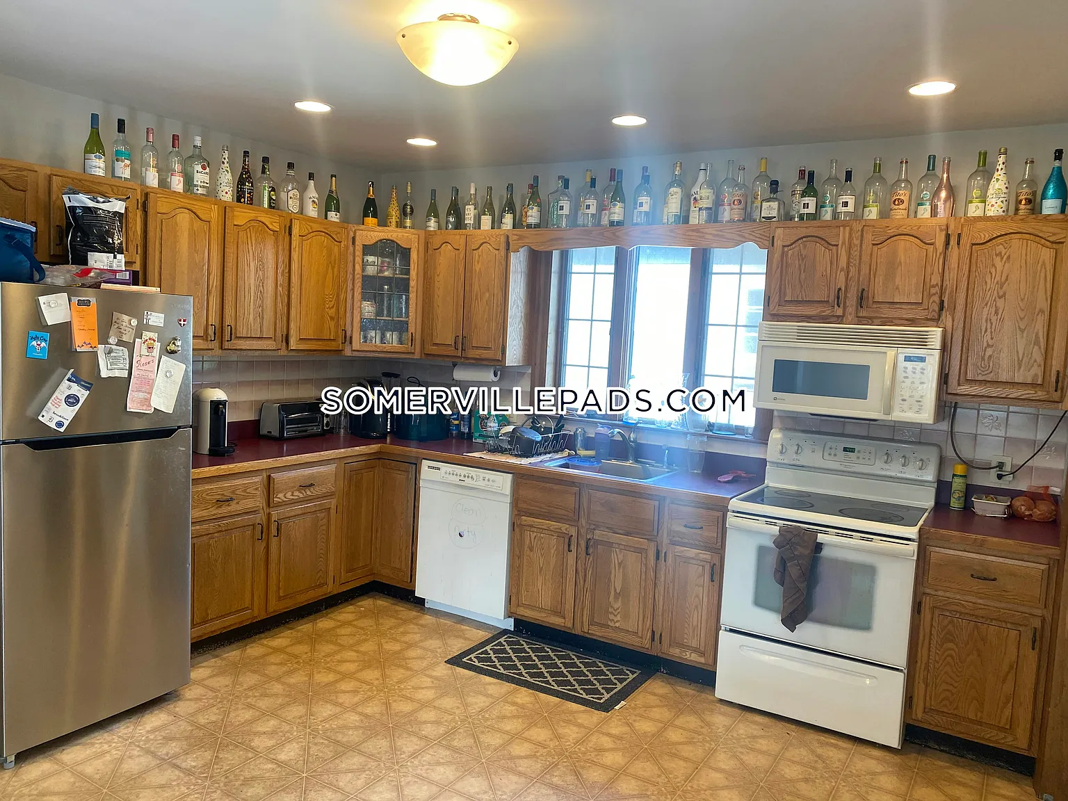 4 bed, 9999 sqft, $5,400 — Photo 3