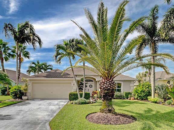 3rd image of 428 NW Emilia Way