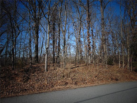 2nd image of 2 Stonehaven Dr