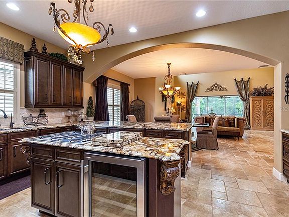 5th image of 5318 Avenal Dr