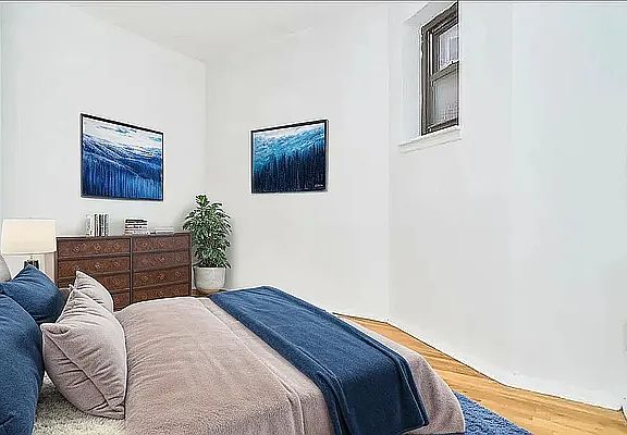 5th image of 213 E 37th St #2A