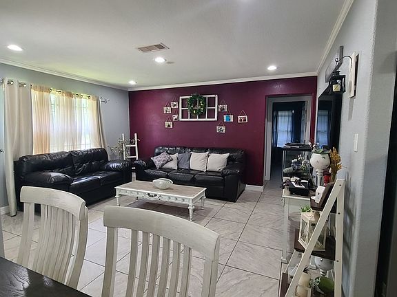3rd image of 3941 Avalon Ave