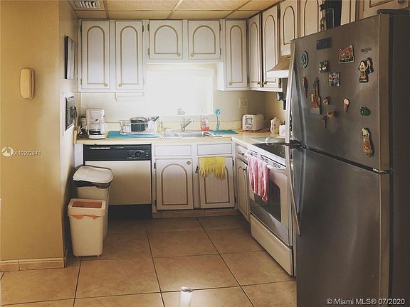 2nd image of 9820 S Hollybrook Lake Dr APT 307