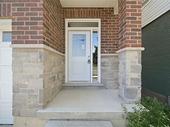 2nd image of 11 Ontario St