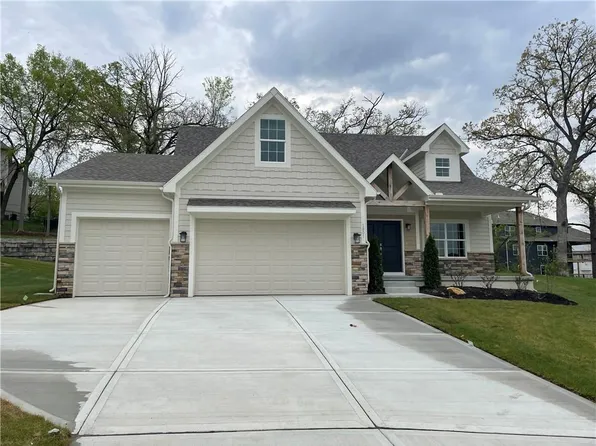 5801 N Bell Ct, Kansas City, MO 64118