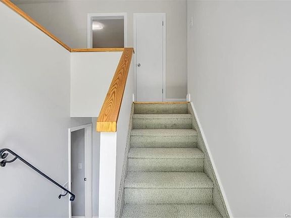 2nd image of 304 Lafayette Ave