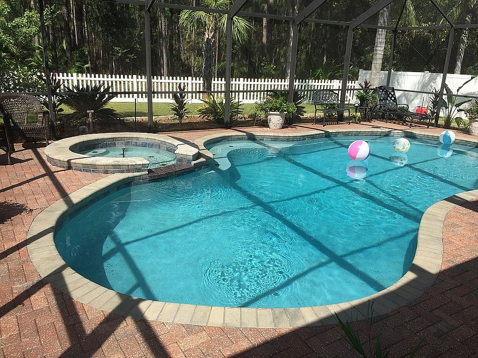 Swimming Pool and Jaccuzzi