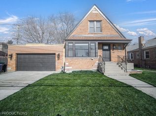 3954 W 99th St, Evergreen Park, IL 60805