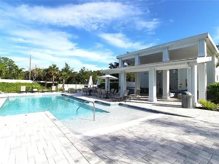 4004 Via Sienna Cir — Photo 3