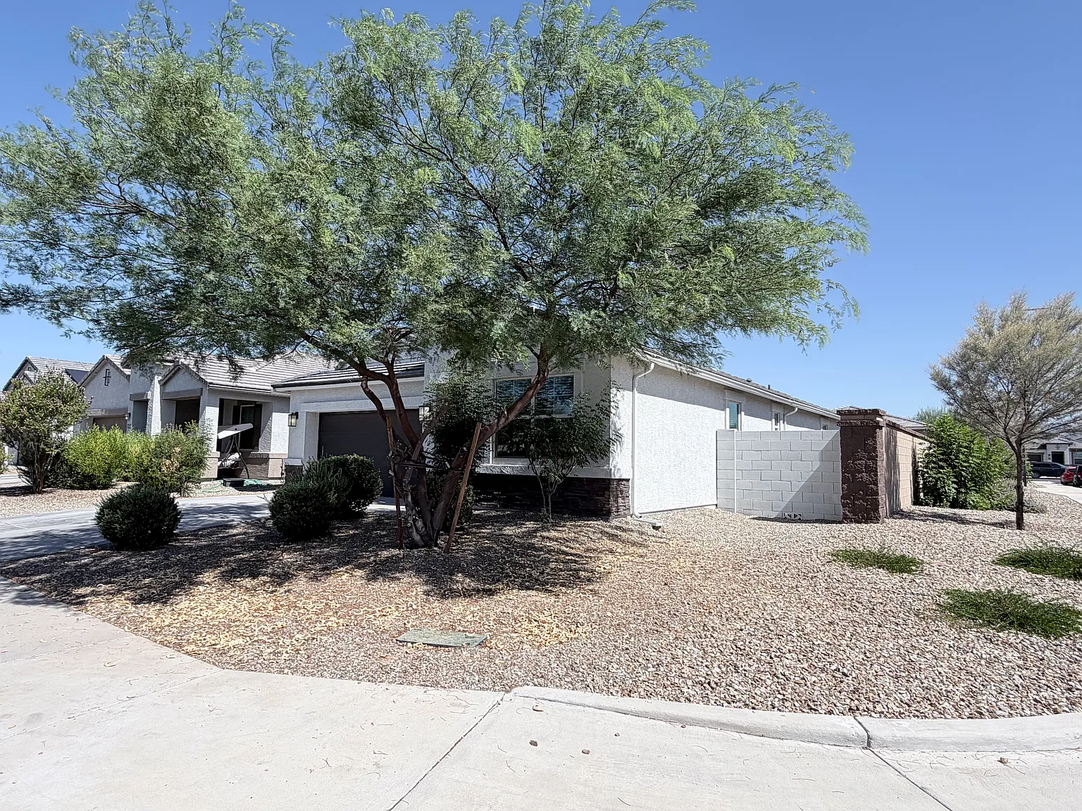 3 bed, 1866 sqft, $2,000 — Photo 4