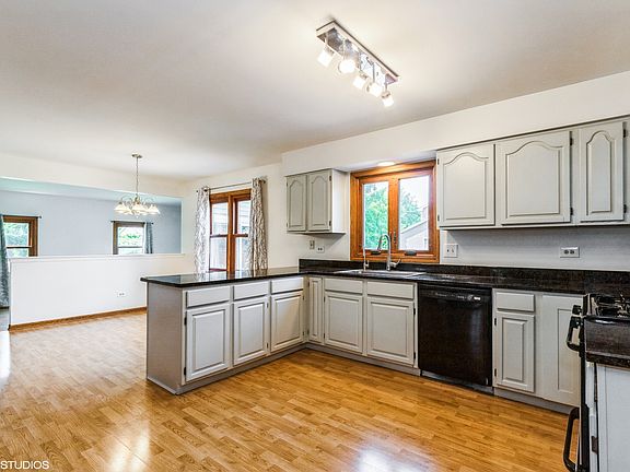 2nd image of 1720 Virginia Ave