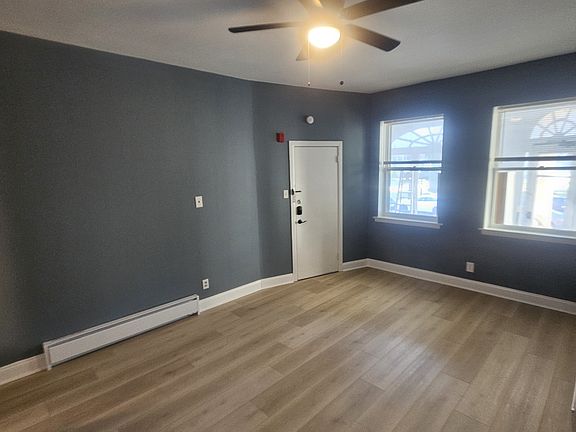 3rd image of 1332 Wagner Ave #A
