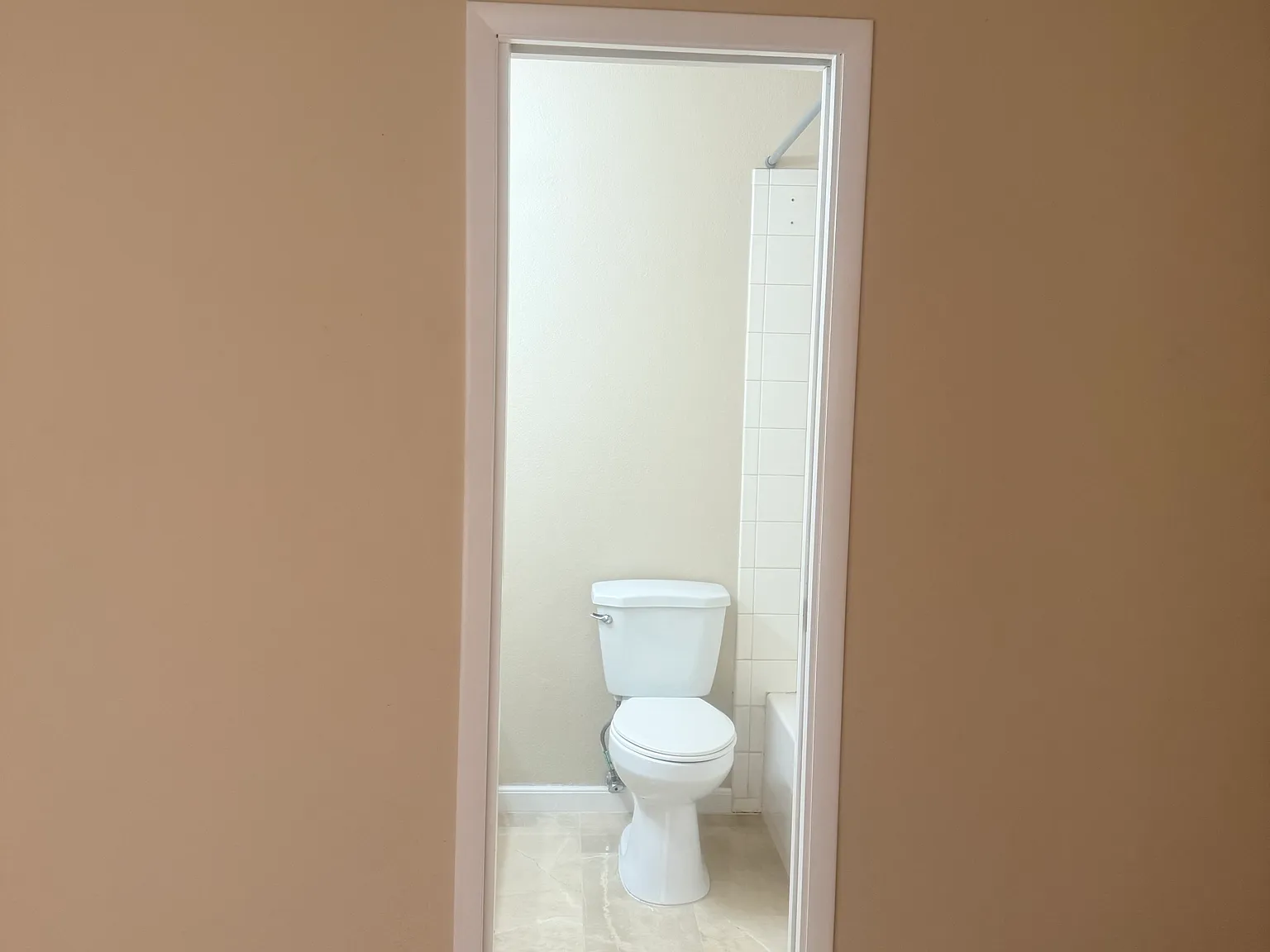 2 bed, 922 sqft, $1,250 — Photo 1