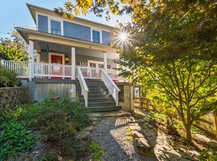 4 Sears Hill Rd, Staunton, VA 24401