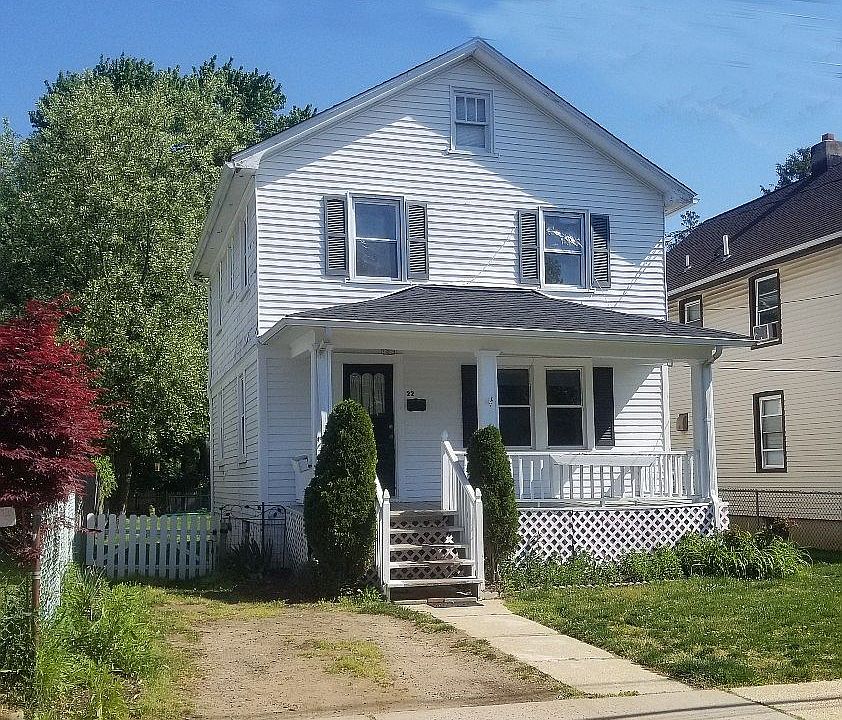 2nd image of 22 Sunset Ave E