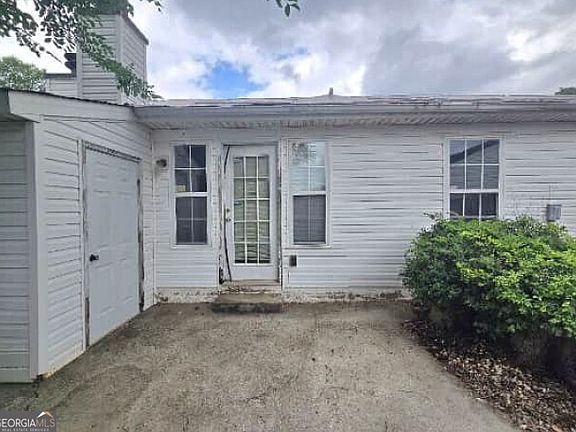 2nd image of 5 Charlestowne Dr