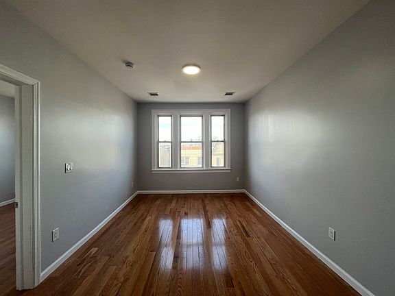 3rd image of 154 Terhune Ave #6