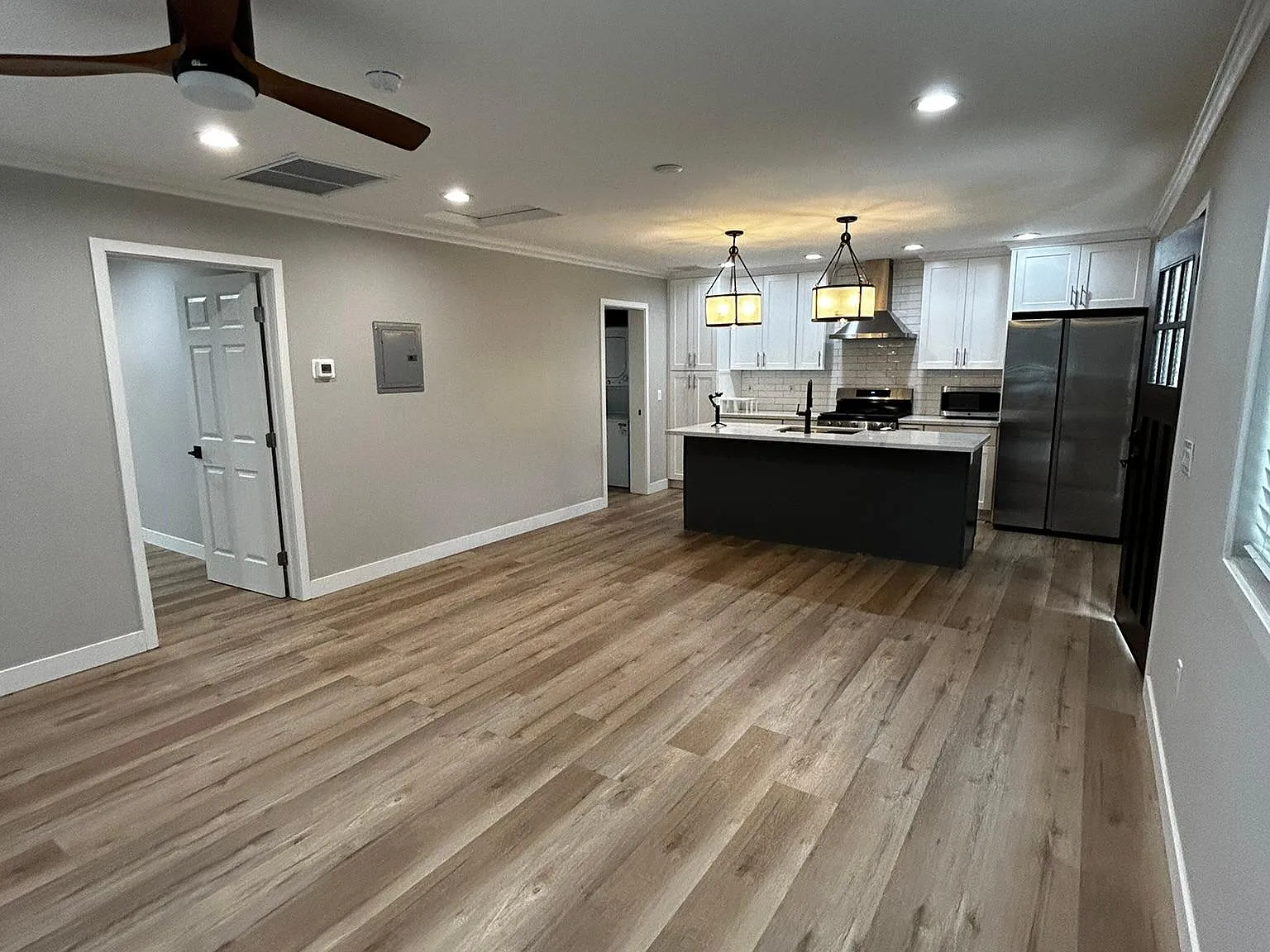 2 bed, 750 sqft, $3,100 — Photo 4