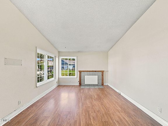 3rd image of 2642 Gates Pl