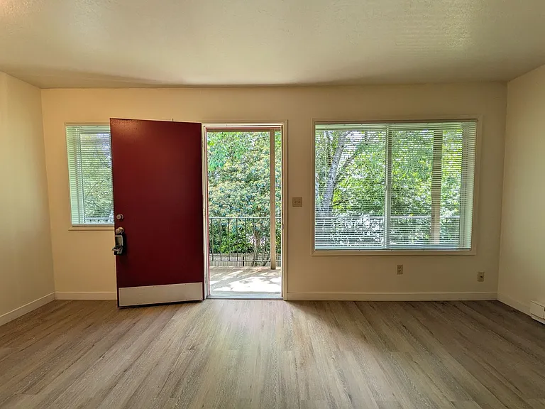 West Slope Apartments — Photo 25