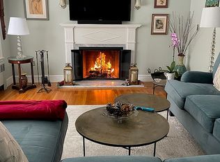 1 Dudley Ave N, Middletown, RI 02842