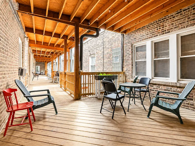 2453 N Clark St #3 — Photo 8