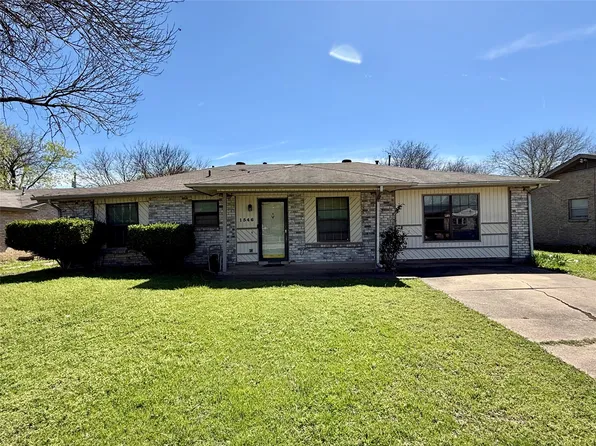 1546 Oakbrook St, Lancaster, TX 75134
