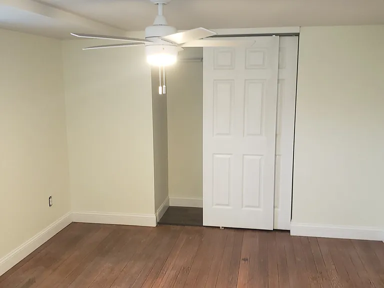 349 Kenwood Ave #B1 — Photo 7