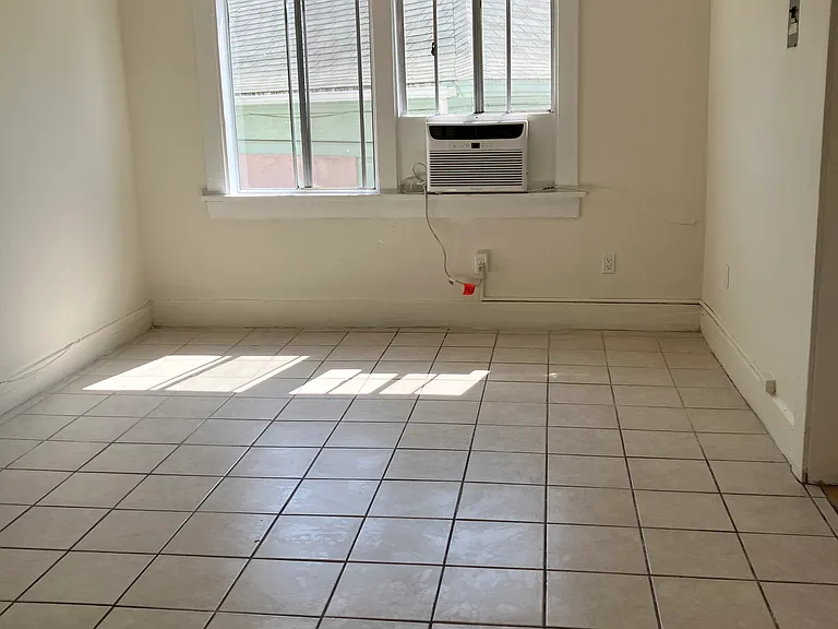 218 Glendale Blvd #3 — Photo 7