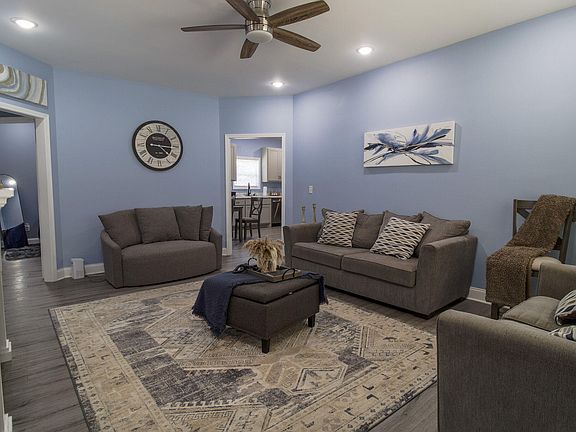 4th image of 141 Simmons Dr