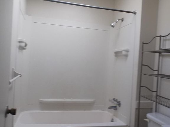 3rd image of 1442 Tenbury Dr