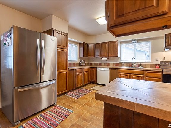 5th image of 304 W Wallace St