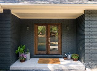 17 Beaverdam Ct, Asheville, NC 28804