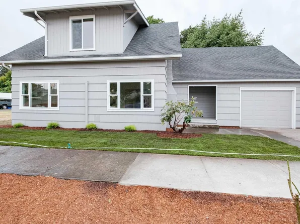 340 Moore St, Harrisburg, OR 97446