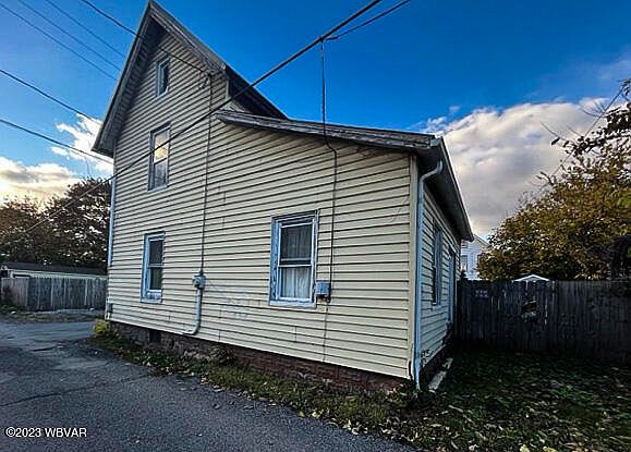 1st image of 616 8th Ave