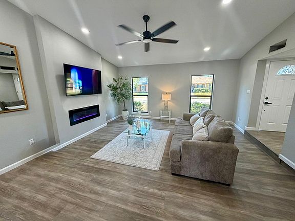 4th image of 1810 Sandra Ln