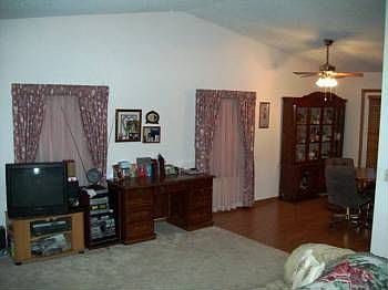 2nd image of 1014 Park Ave