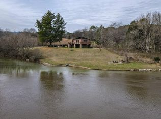 461 Upper River Rd NE, Charleston, TN 37310