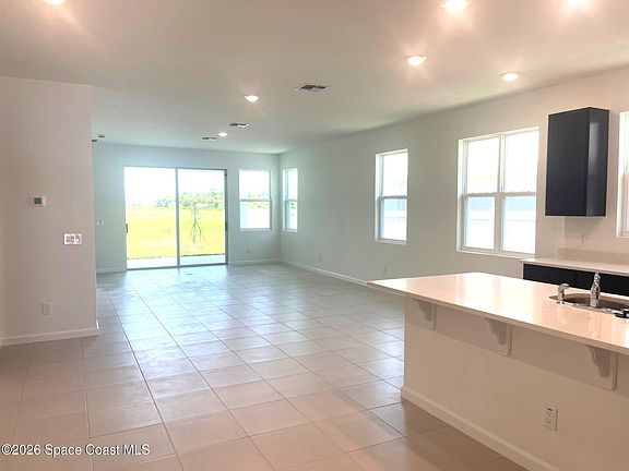 3rd image of 1825 Kylar Dr NW