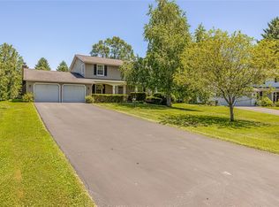 185 Hampton Way, Penfield, NY 14526